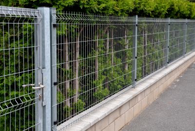 Commercial Metal Fence Service detail